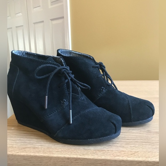 TOMS Bootie - Picture 1 of 4